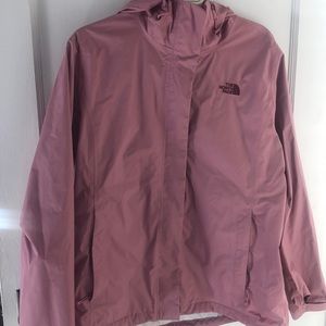 Beautiful north face rain coat!